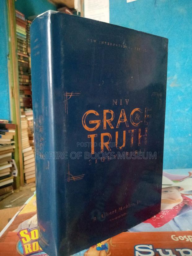 Niv Grace and Truth Study Bible · Photo 1