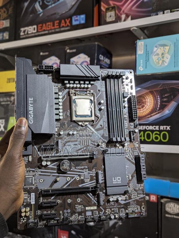 Gigabyte Z490 Ud Intel Lga1200 Atx 10th/11th Gen Motherboard · Photo 1