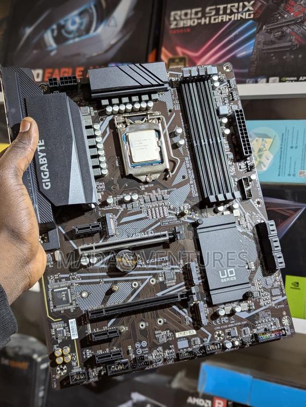 Gigabyte Z490 Ud Intel Lga1200 Atx 10th/11th Gen Motherboard · Photo 3