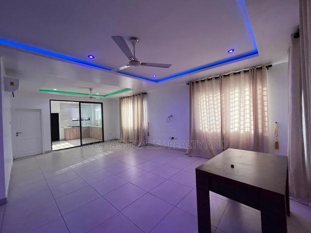 2bdrm Apartment in Pleasantplaces, Adjiriganor for rent · Photo 2