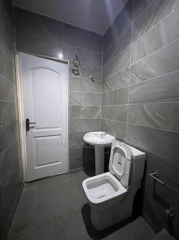 2bdrm Apartment in Pleasantplaces, Adjiriganor for rent · Photo 5