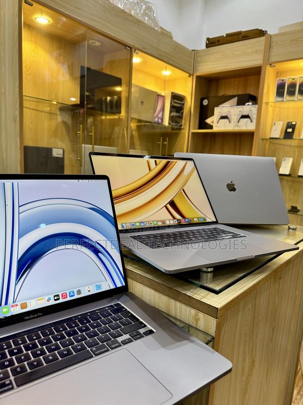 New Laptop Apple MacBook Pro 2019 16GB Intel Core i9 SSD 1T · Photo 3