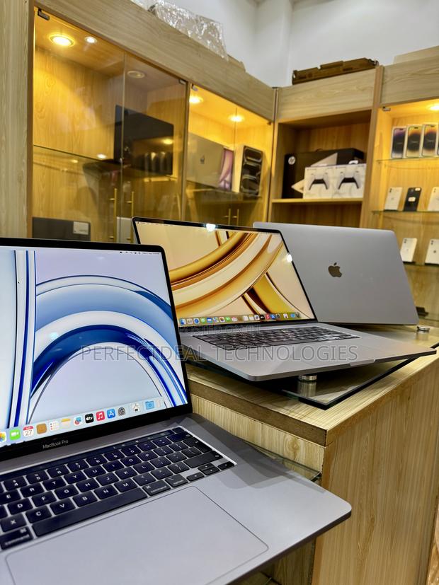 New Laptop Apple MacBook Pro 2019 16GB Intel Core i9 SSD 1T · Photo 1