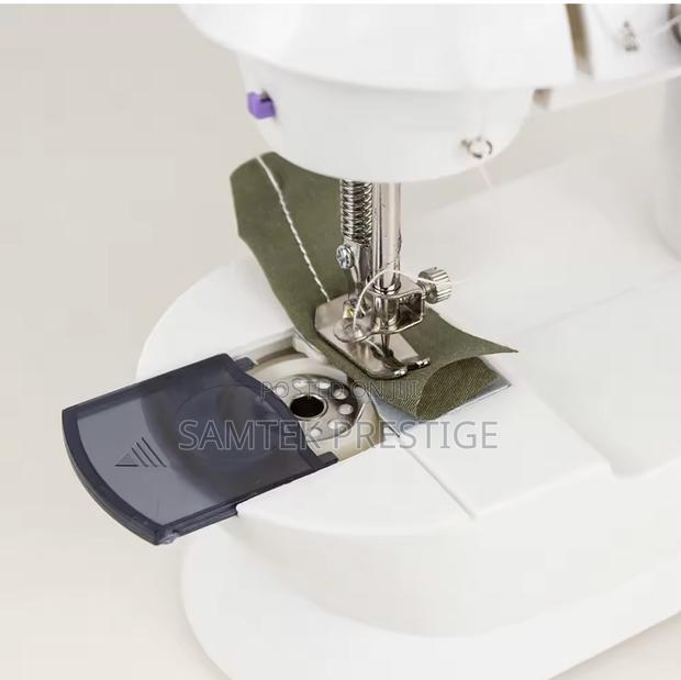 Professional Mini Portable Sewing Machine · Photo 3