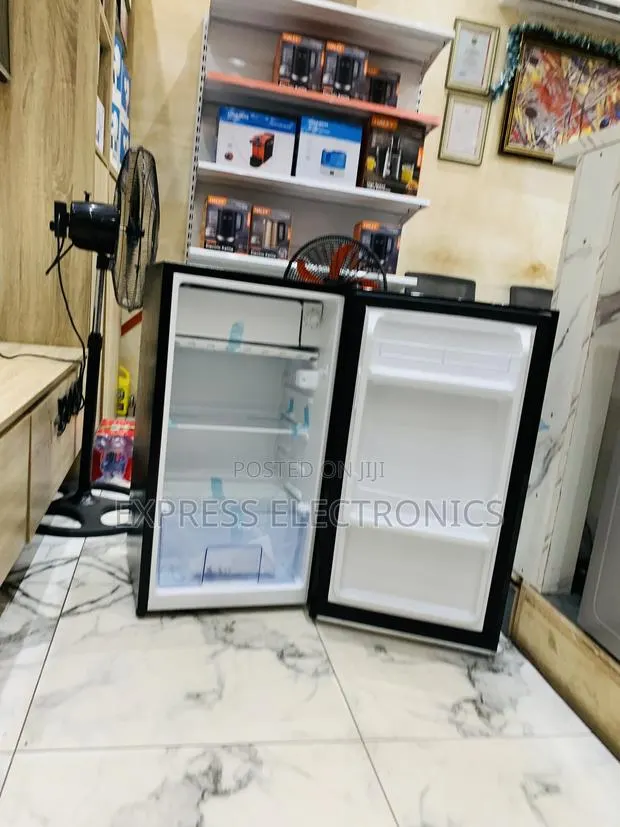 Pf-109-2b Black Single Door Fridge Pearl. · Photo 1