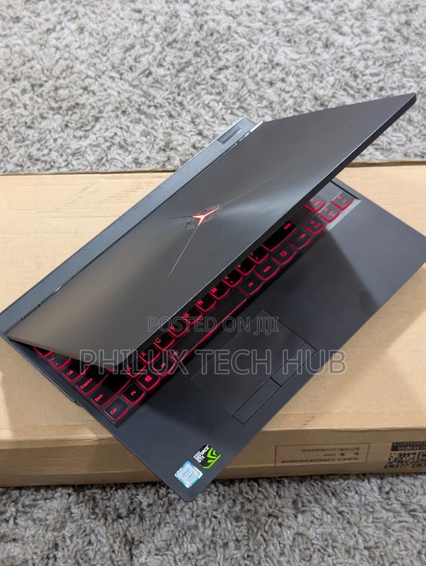 Laptop Lenovo Legion Y530 16GB Intel Core i7 SSD 512GB · Photo 1