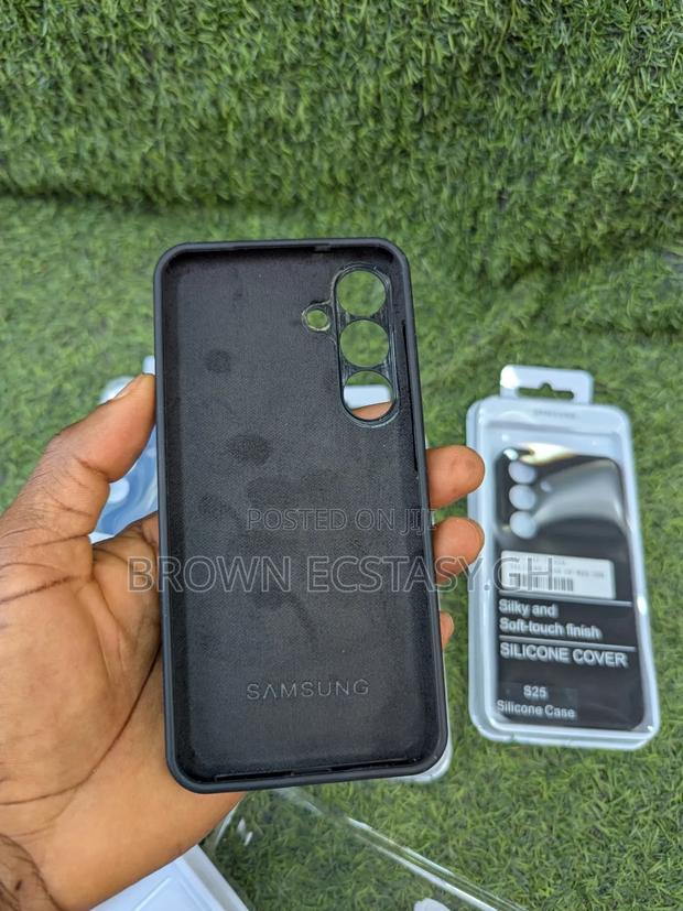 Galaxy S21/22/23/24/25 Plus Sillicone Case · Photo 5