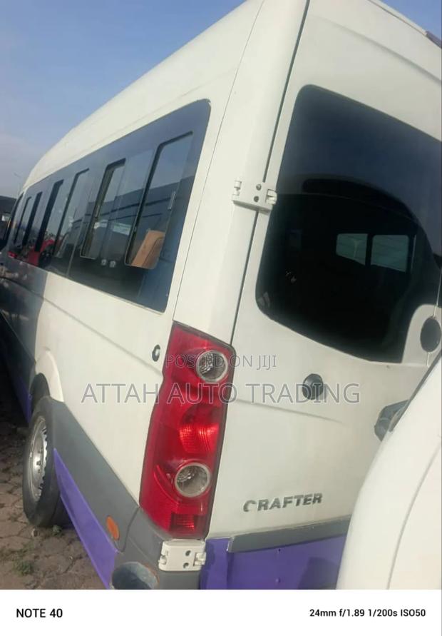 Volkswagen Crafter 2010 White · Photo 2