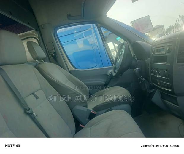 Volkswagen Crafter 2010 White · Photo 3