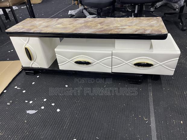 Wooden Glass Top Tv Stand · Photo 3