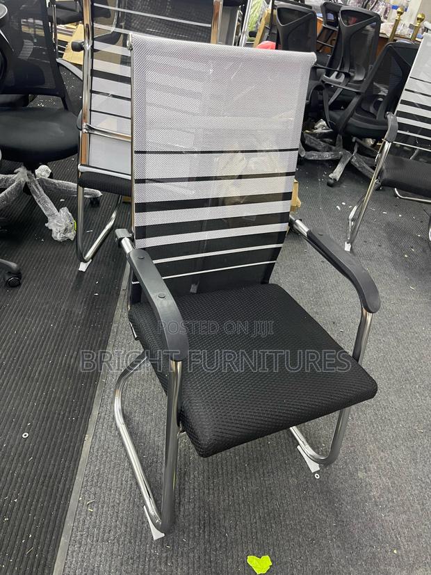 Quality Strong Office/Conference Chair · Photo 1