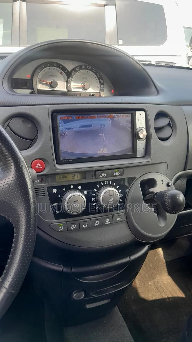Toyota Sienta 2013 Black · Photo 4