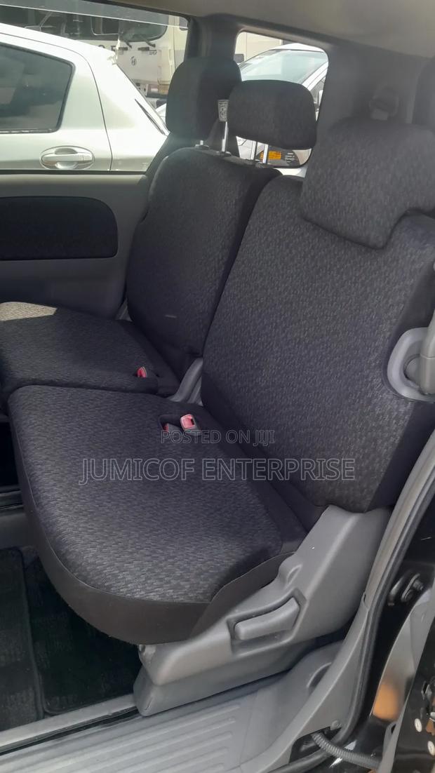 Toyota Sienta 2013 Black · Photo 6