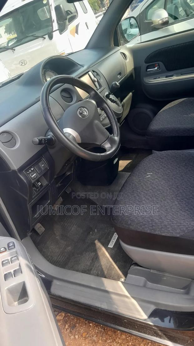 Toyota Sienta 2013 Black · Photo 7