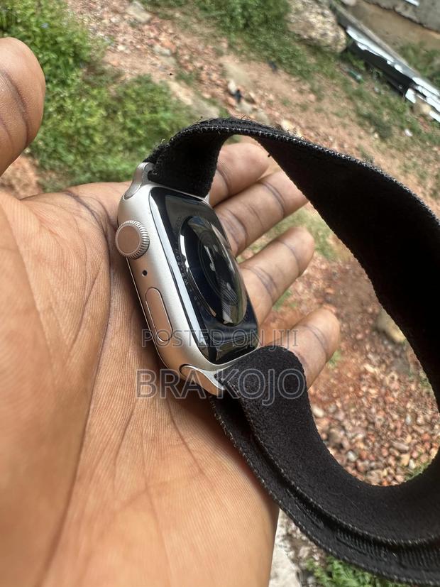 Apple Watch Series 7 · Photo 1