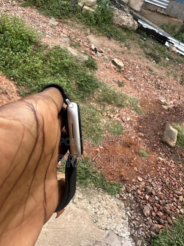 Apple Watch Series 7 · Photo 3