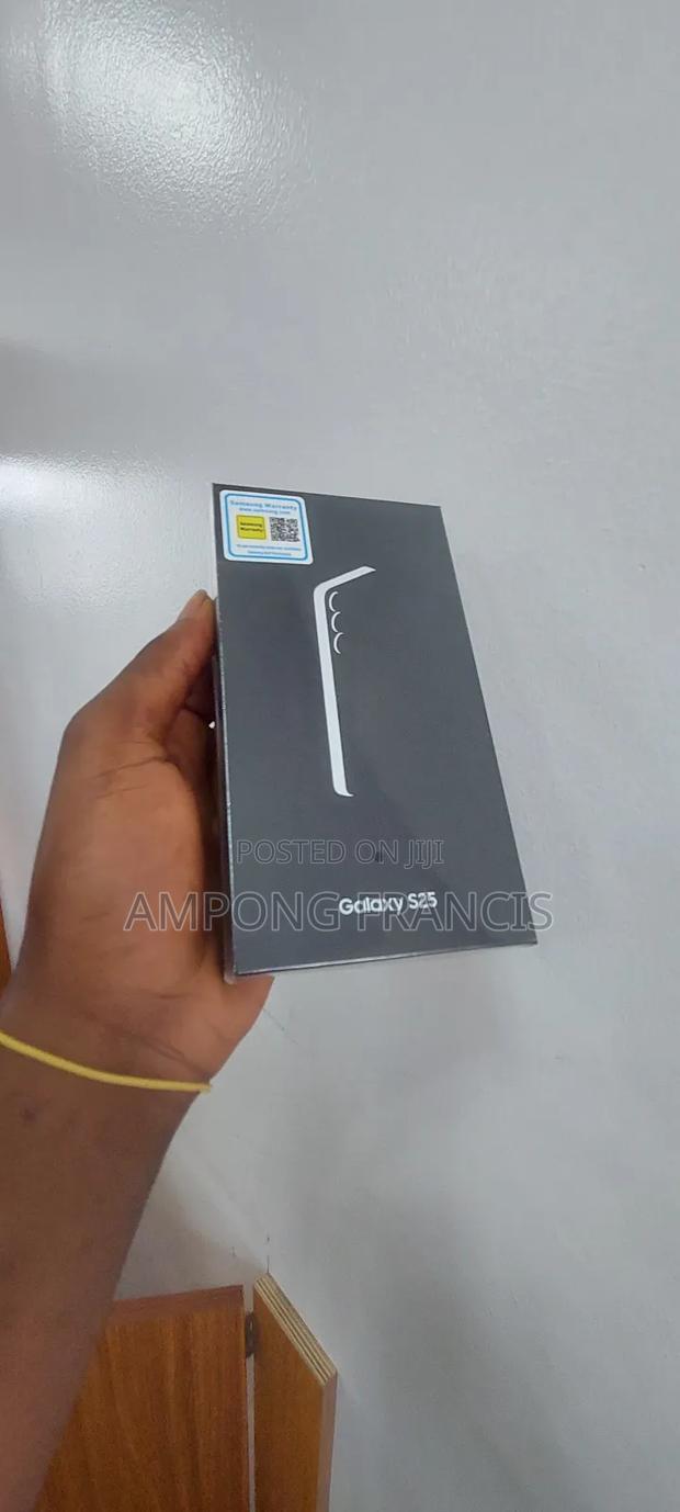 New Samsung Galaxy S25 128 GB Black · Photo 2
