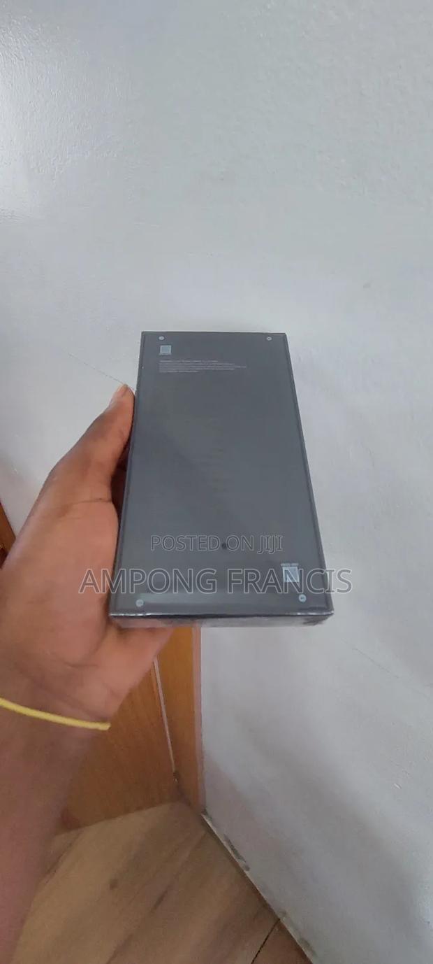 New Samsung Galaxy S25 128 GB Black · Photo 3