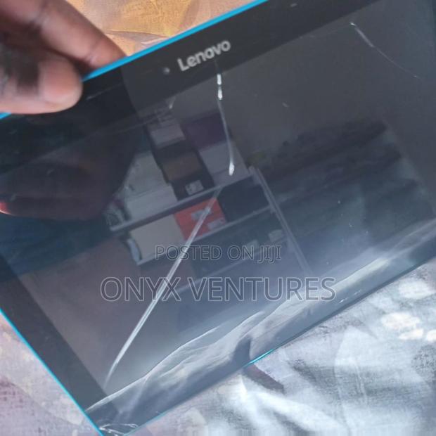 Laptop 2GB Qualcomm Snapdragon X Plus SSD 16 GB · Photo 2