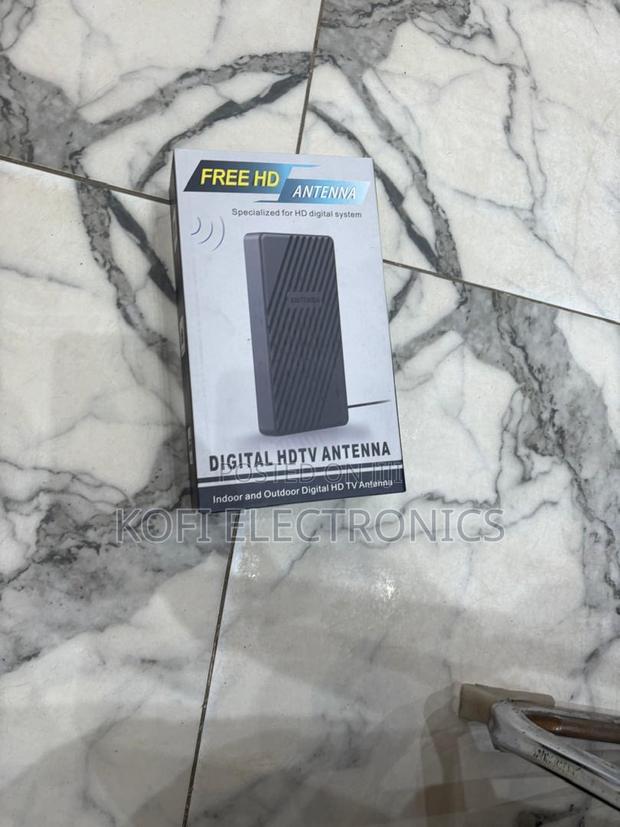 Slim Indoor Digital Tv Antenna · Photo 1