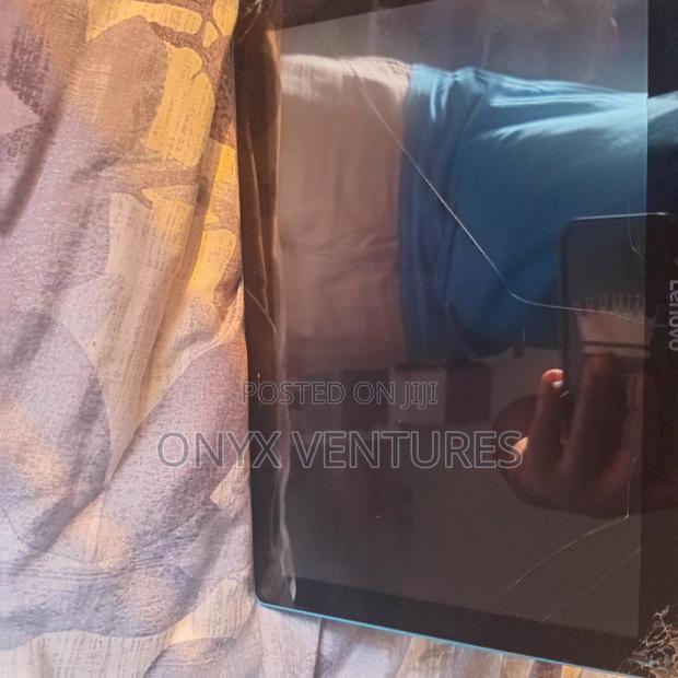 Laptop 2GB Qualcomm Snapdragon X Plus SSD 16 GB · Photo 4