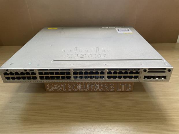 Cisco Catalyst 3850p 48ports Poe+ · Photo 1