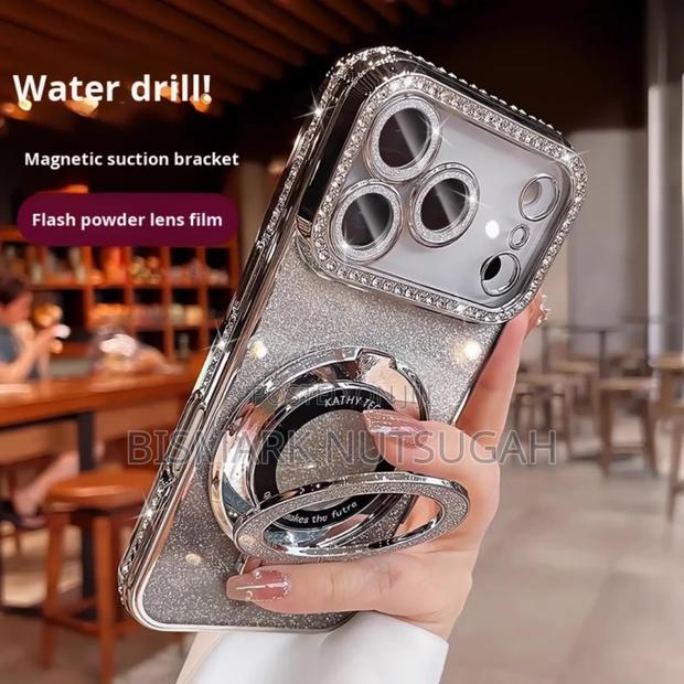 Tech Luxury Diamond Magsafe Ring iPhone Cases · Photo 2