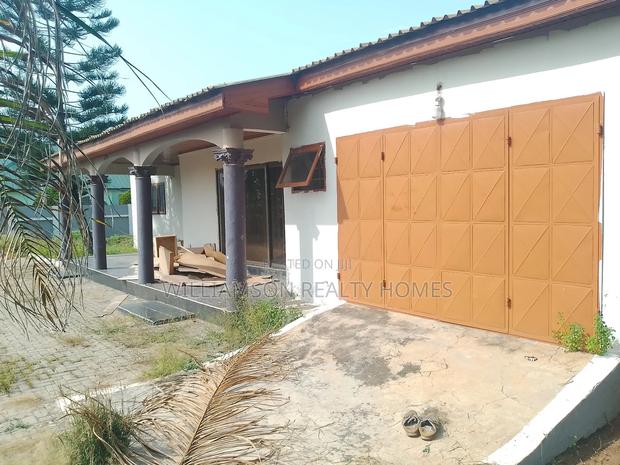 4bdrm House in Community 18 Area, Spintex for rent · Photo 1