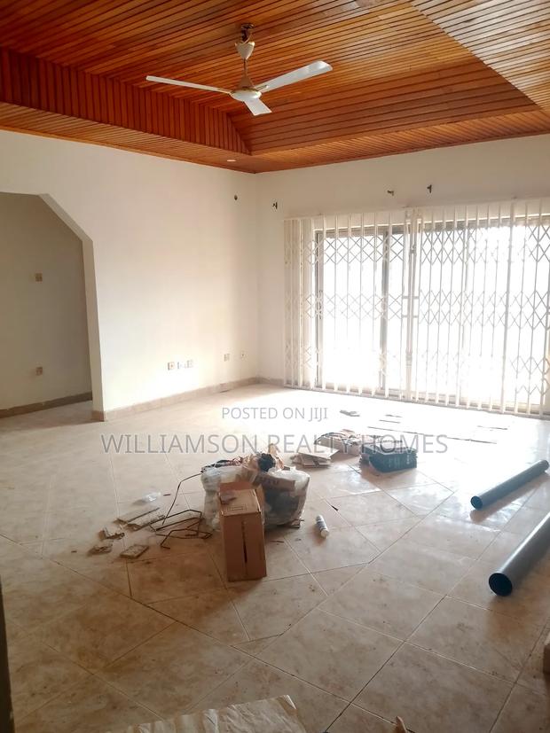 4bdrm House in Community 18 Area, Spintex for rent · Photo 2