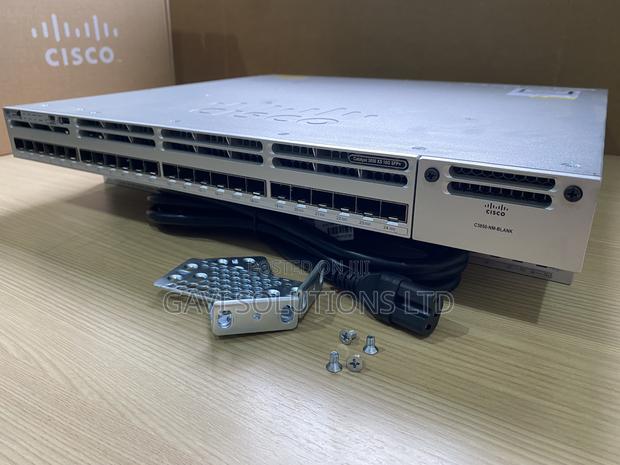 Cisco Fiber Switch. 24port 10gig · Photo 1