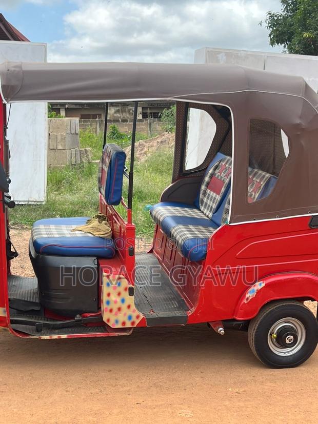 Bajaj 2008 · Photo 2