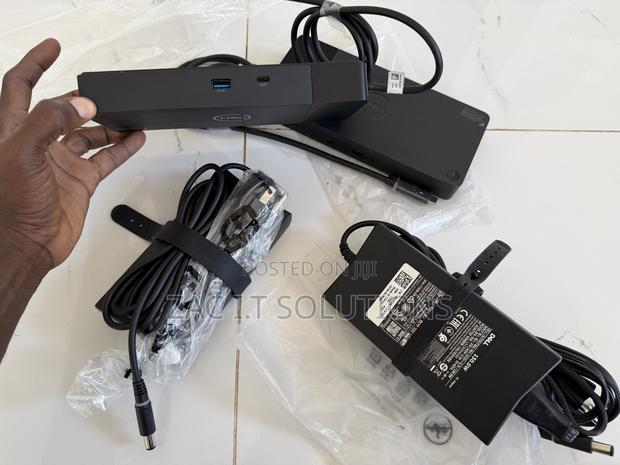 Docking Station · Photo 3