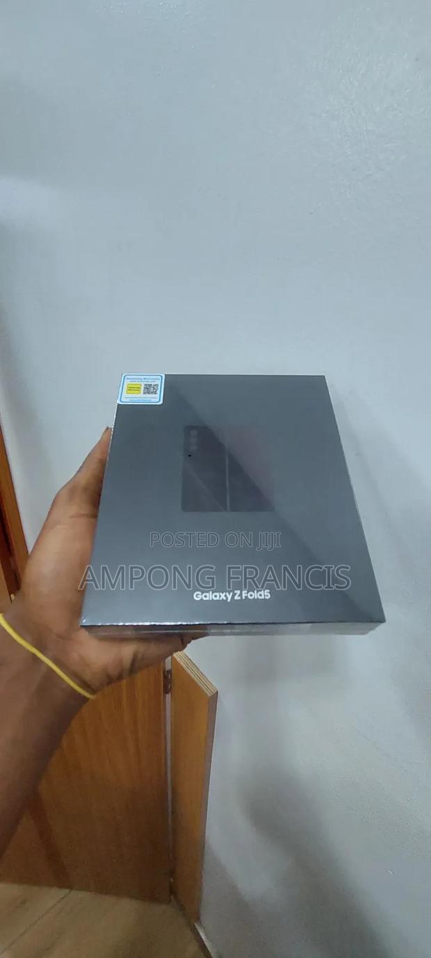 New Samsung Galaxy Z Fold 5 256 GB · Photo 1