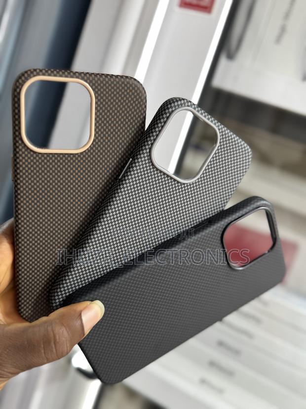iPhone 15pro Max /16pro Max Carbon Fiber Protective Covers · Photo 1