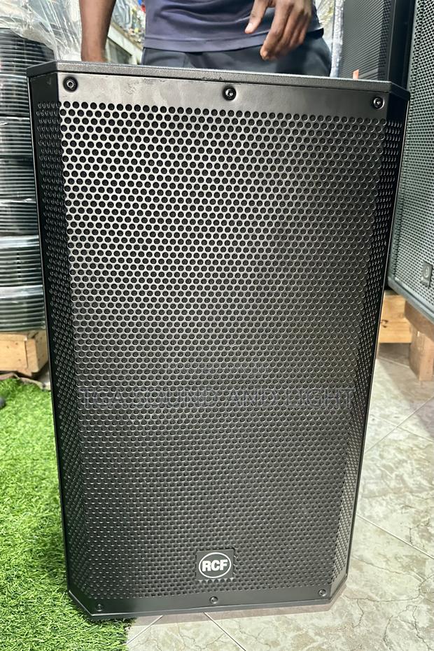 RCF Art915 15 Inches Active Monitors - Pair · Photo 1