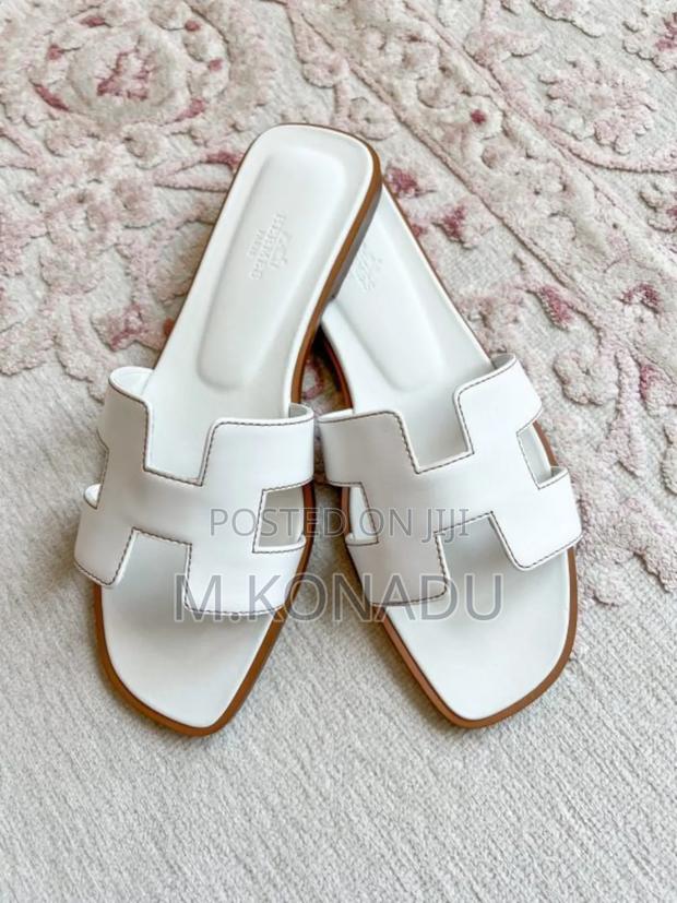 Hermes Ladies Slippers Fresh in Box All Colours · Photo 2
