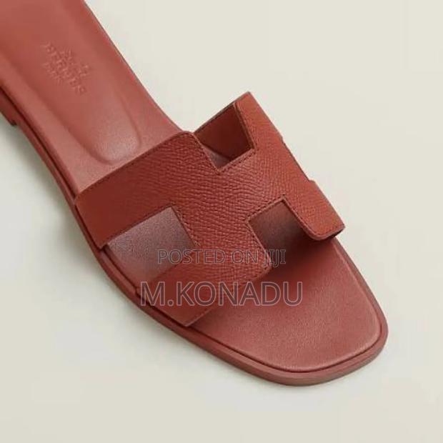 Hermes Ladies Slippers Fresh in Box All Colours · Photo 3