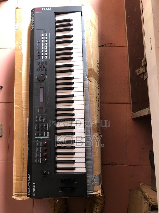Yamaha Mx61 Keys · Photo 2