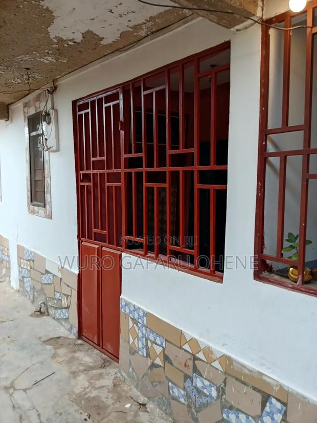 1bdrm Room & Parlour in Chief House, Commandos for rent · Photo 3