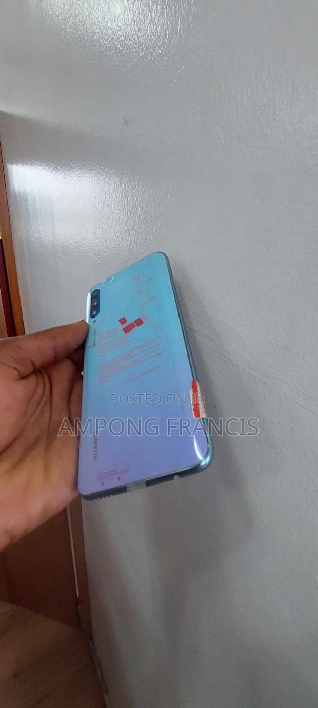 Huawei Y9s 128 GB Blue · Photo 3