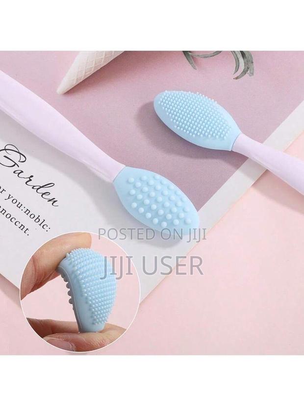 Lip Scrubber · Photo 1