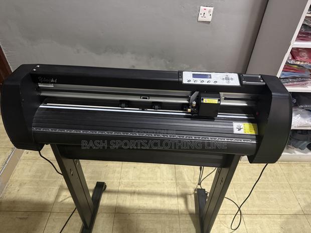 Yinghe 720 J/D Cutting Plotter · Photo 2