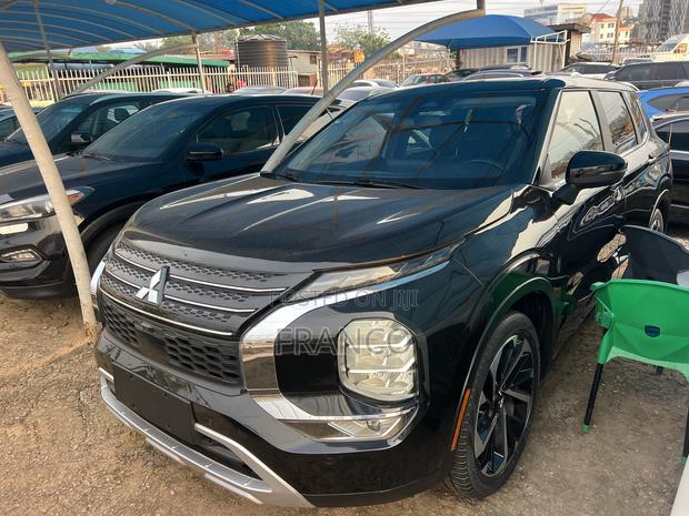 Mitsubishi Outlander SE Black Edition 2023 Black · Photo 3