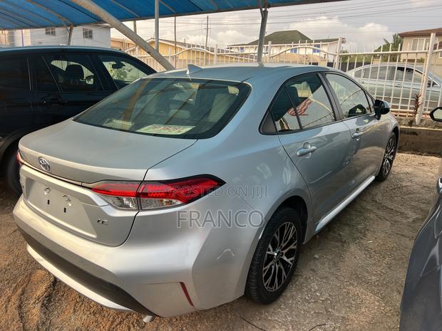 Toyota Corolla LE 2021 Silver · Photo 5