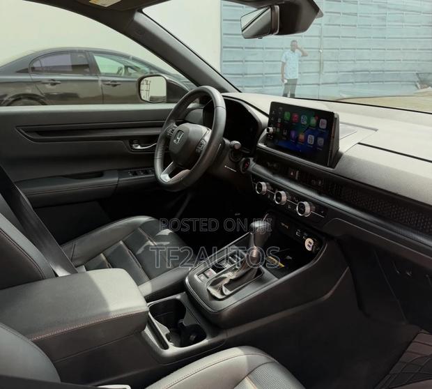 Honda CR-V Hybrid 2024 Gray · Photo 6