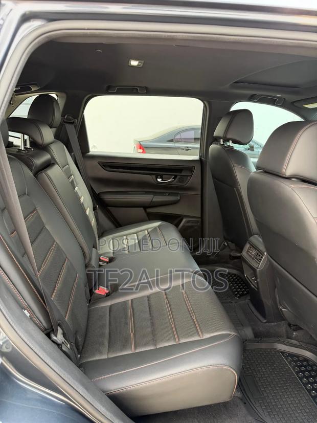 Honda CR-V Hybrid 2024 Gray · Photo 8