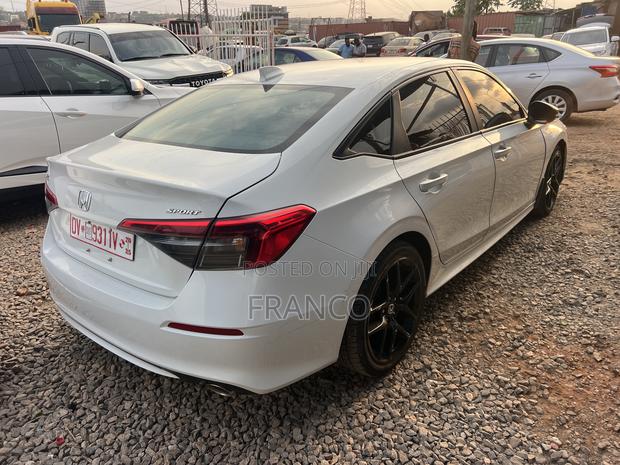 Honda Civic Sport CVT 2023 White · Photo 3