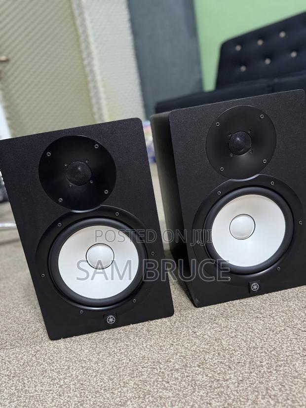 Yamaha Hs 8 · Photo 2