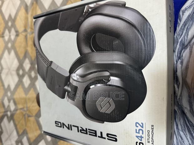 S452 Sterling Studio Headphone · Photo 3