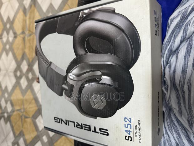 S452 Sterling Studio Headphone · Photo 1